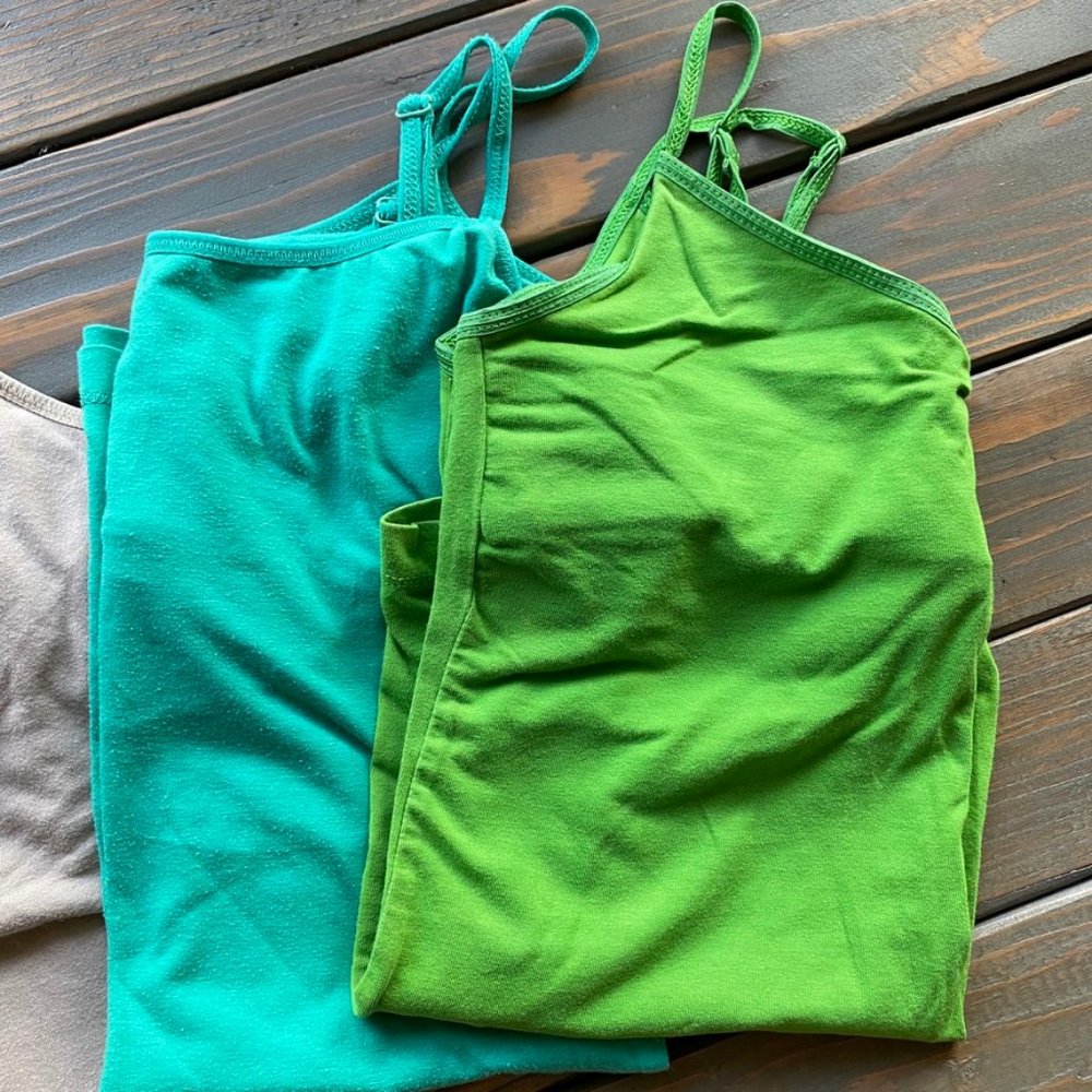 SOLD Set of 4 Layering Camisole Tank Tops sz M - Picture 3 of 7